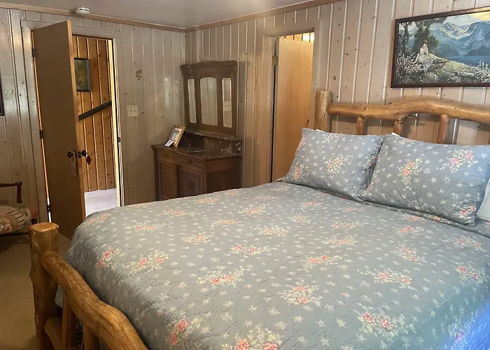 Silver Fork Lodge & Restaurant