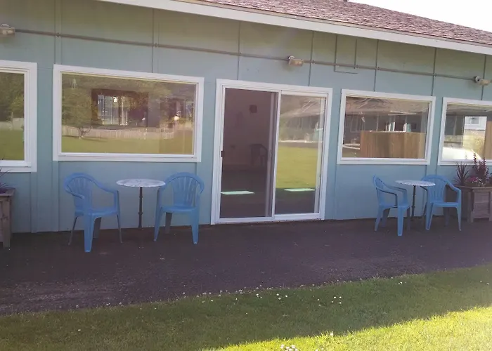 Silver Surf Motel