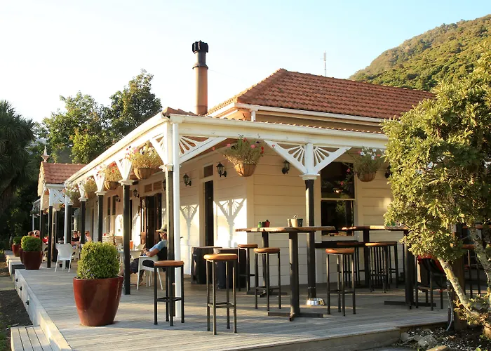 Furneaux Lodge