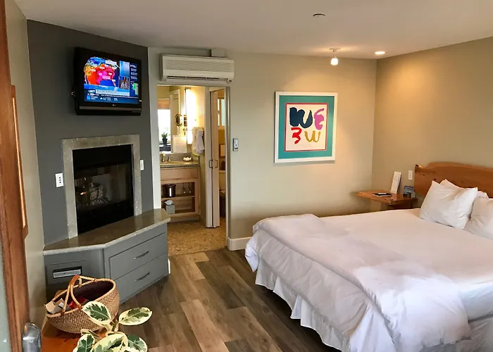 Cambria Shores Inn