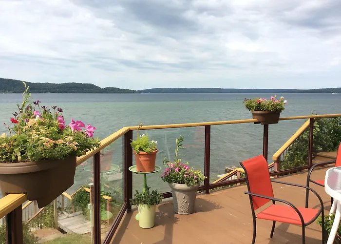 Pictured Rocks Bed And Breakfast