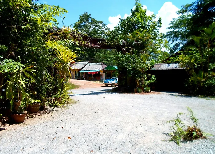 Khao Sok Tree House Resort