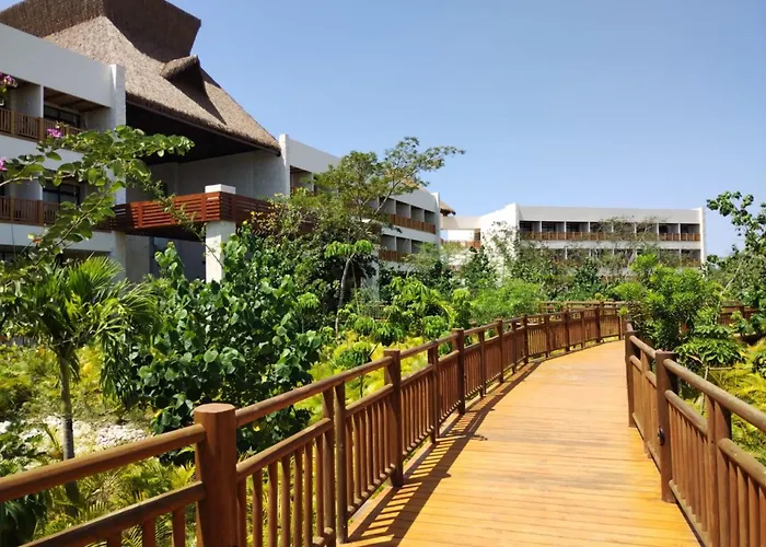 Hotel Mundo Maya Edzna