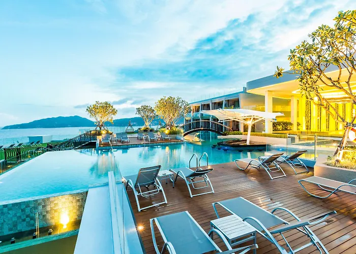 Crest Resort & Pool Villas