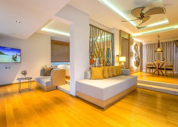 Crest Resort & Pool Villas