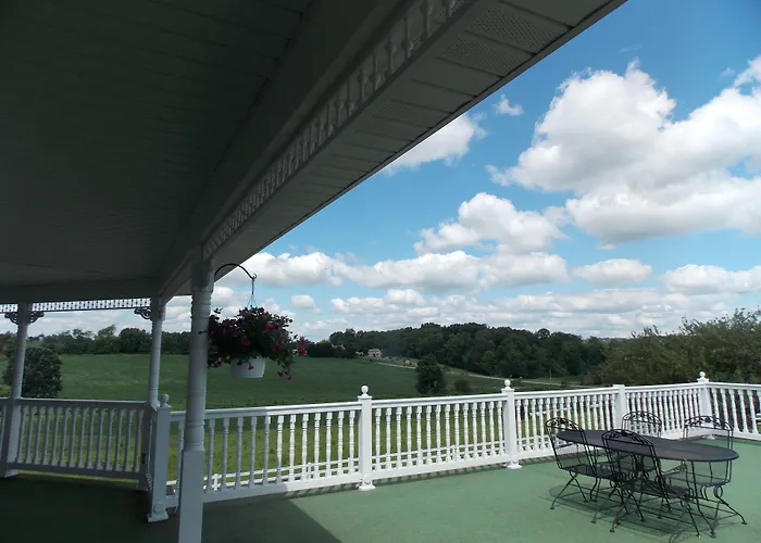 Inn At Amish Door
