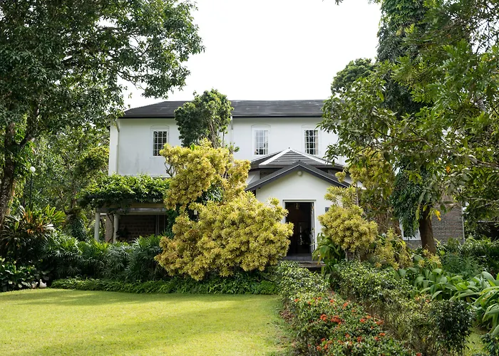 Glenross Living - A Collection Of 7 Private Pool Villas And 3 Colonial Suites