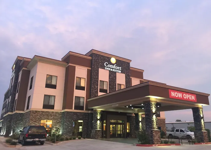 Comfort Inn & Suites Moore - Oklahoma City