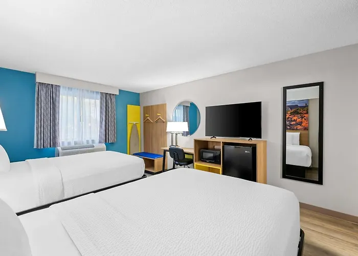 Days Inn By Wyndham Brunswick Bath Area