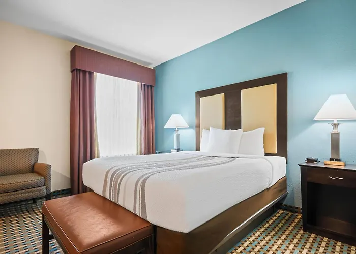 La Quinta By Wyndham Stonington-Mystic Area