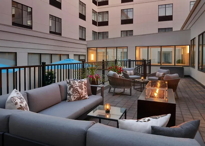 Courtyard By Marriott Ottawa Downtown