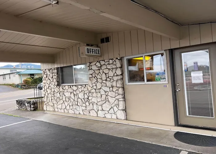 Anchor Bay Inn Near Winchester Bay