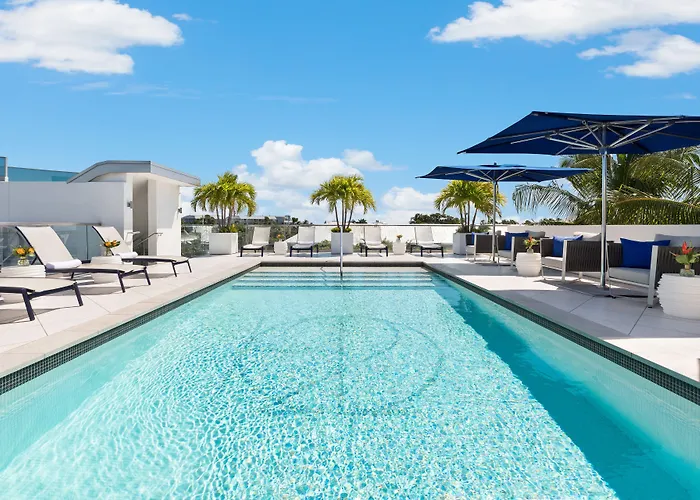 H2O Suites- Adults Only