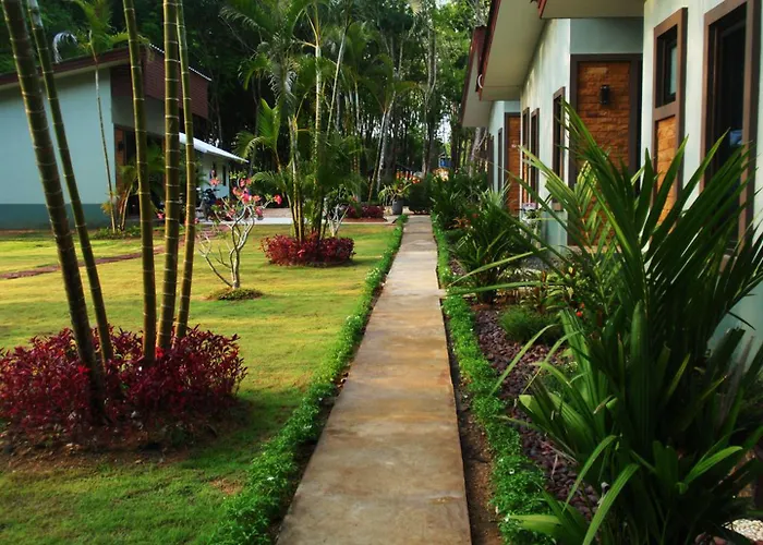 Phuket Sirinapha Resort