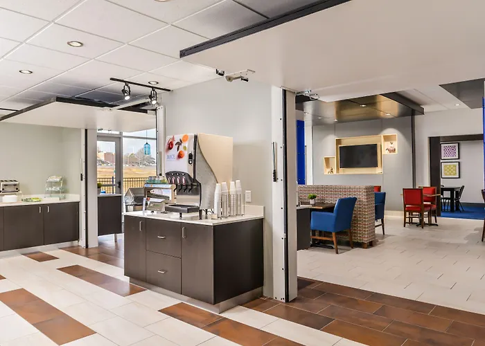 Holiday Inn Express & Suites - Kansas City - Lee'S Summit By Ihg