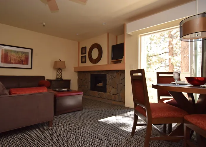 Lodge At Kingsbury Crossing