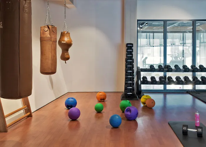 Moxy Amsterdam Houthavens