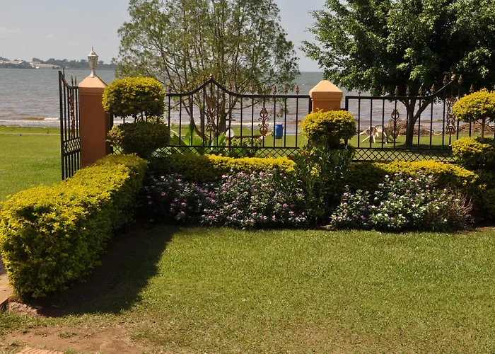 Sienna Beach And Safari Hotel