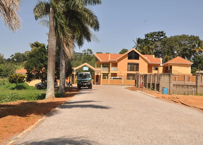 Sienna Beach And Safari Hotel