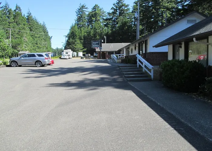 Woahink Lake Suites