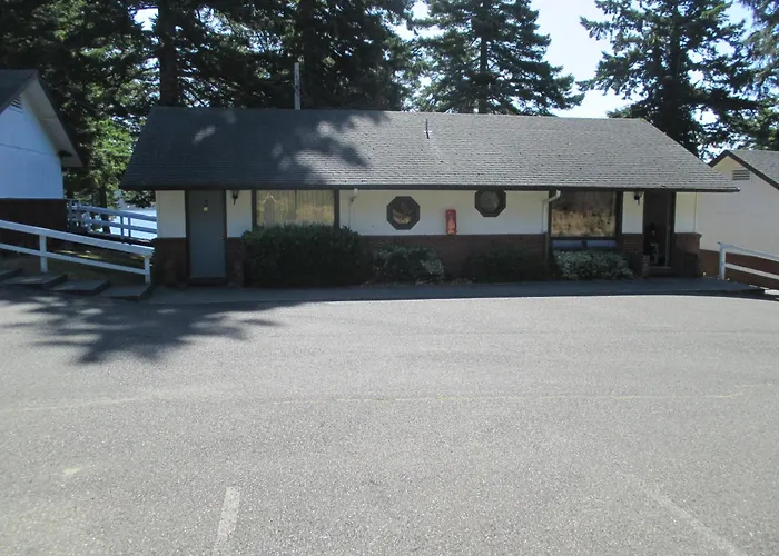 Woahink Lake Suites