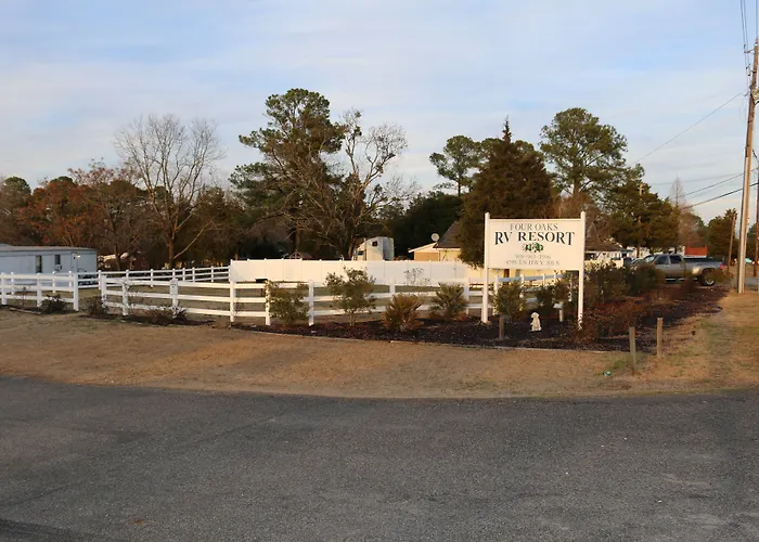 Four Oaks Lodging