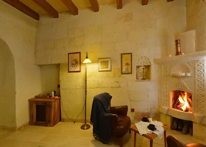 Seki Cave Hotel, Wake Up To Hot Air Balloons