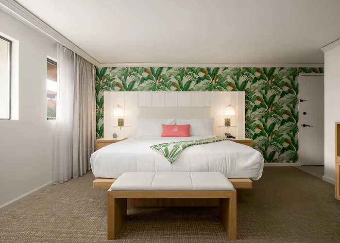 Tommy Bahama Miramonte Resort & Spa