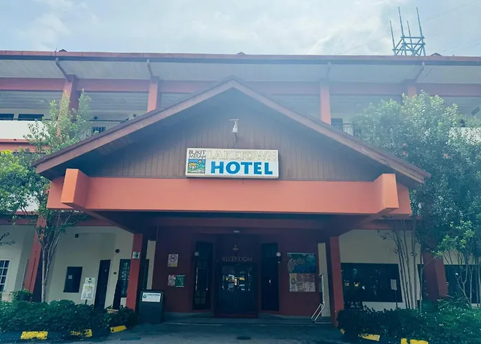 Bukit Merah Laketown Resort
