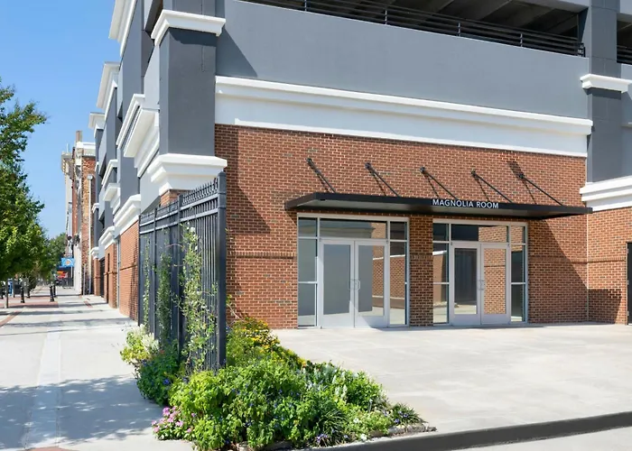 Courtyard By Marriott Athens Downtown