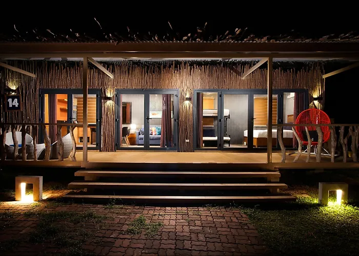 Crusoe Cabins Casobe