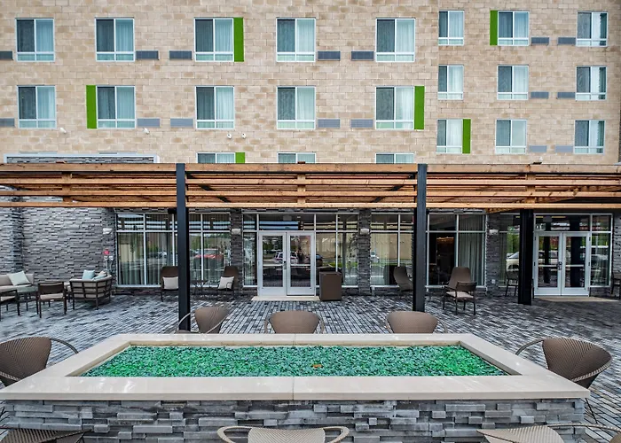 Courtyard By Marriott Toledo West