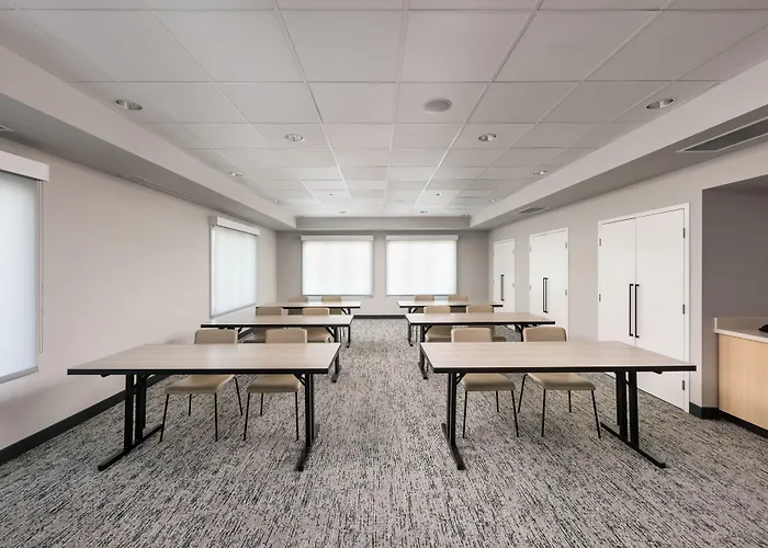 Towneplace Suites By Marriott West Kelowna
