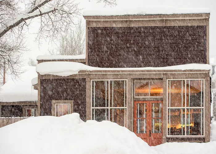 Eleven Scarp Ridge Lodge