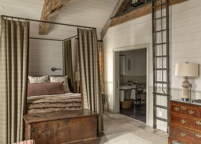 Eleven Scarp Ridge Lodge
