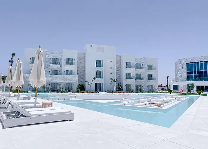 Tanoak Resort