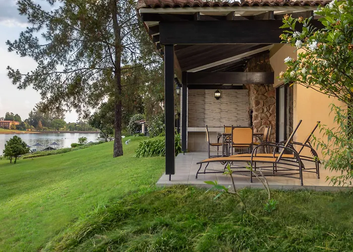 African Sky Hotels - Pine Lake Inn