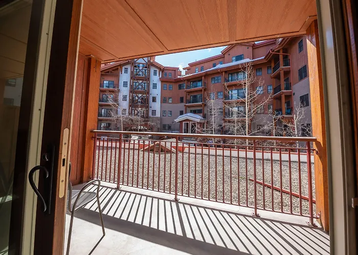 The Lodge At Mountaineer Square, A Vail Resorts Property