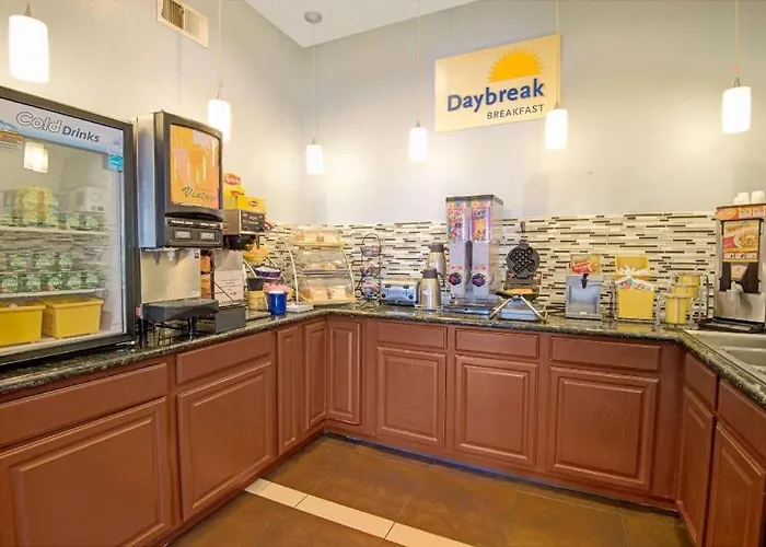 Days Inn By Wyndham El Paso West