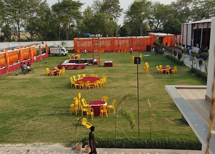 Avadh Garden Marriage Lawn & Guest House