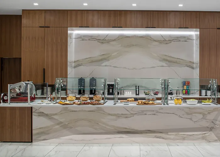 Ac Hotel By Marriott Vancouver Waterfront