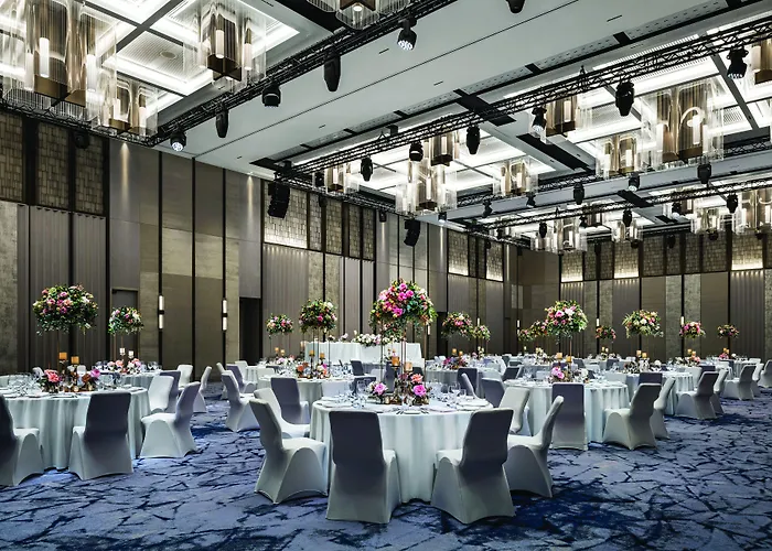 The Langham, Gold Coast And Jewel Residences