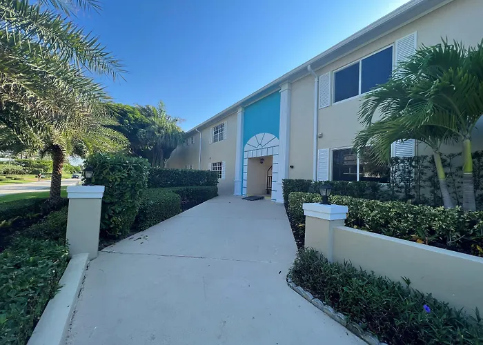 Gulfstream Manor