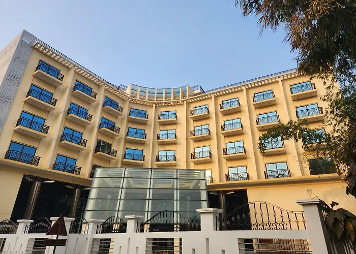 Paragon Hotel & Resort