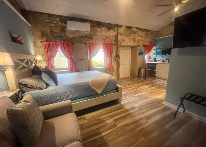 Ruff Resort At Victoria House