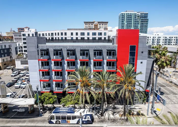 Hotel Mai Downtown Long Beach