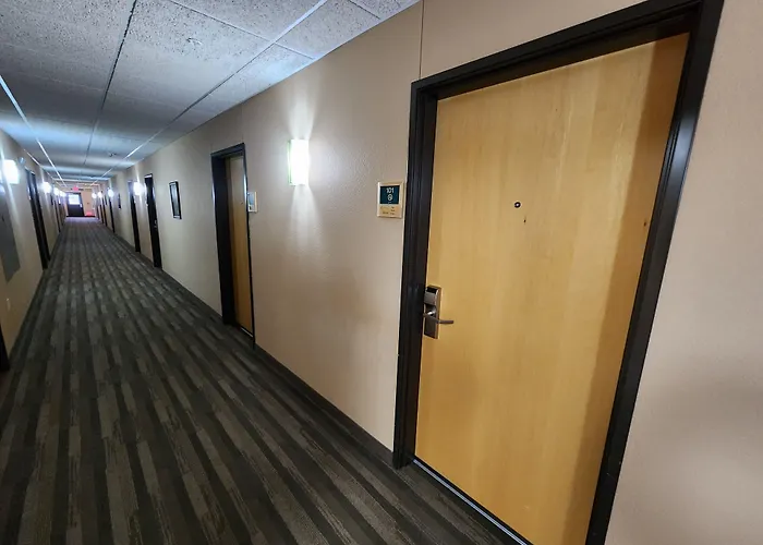 Pine Peaks Lodge And Suites