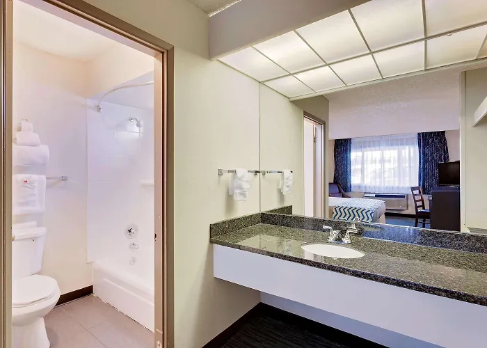Travelodge By Wyndham Aberdeen