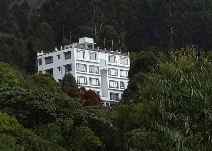 Cloud Dale Resort Munnar