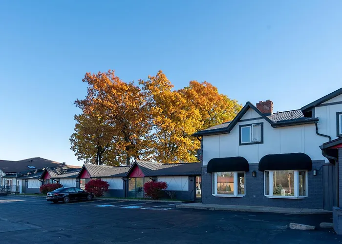 Super 8 By Wyndham Gananoque - Country Squire Resort